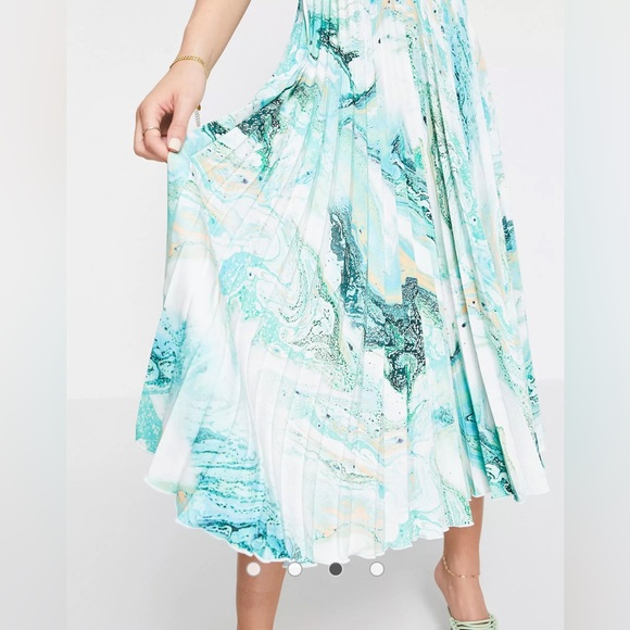 Closet pleated wrap dress - Picture 3 of 9